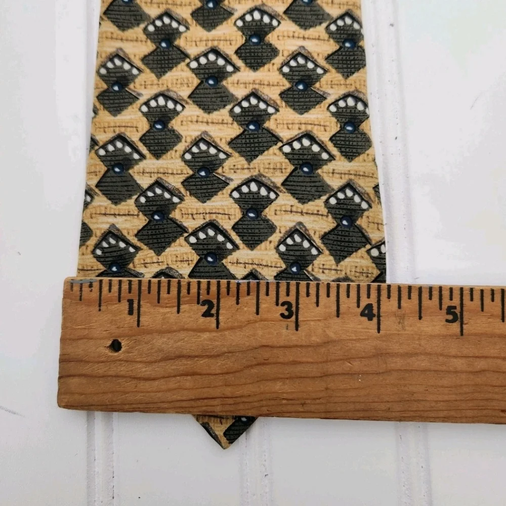 Oscar De La Renta Beige/Brown 100% Silk Abstract Designer Luxury Tie USA Made